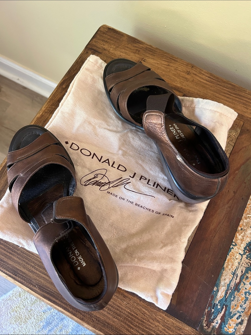 Donald J Pliner sandals, sz 9